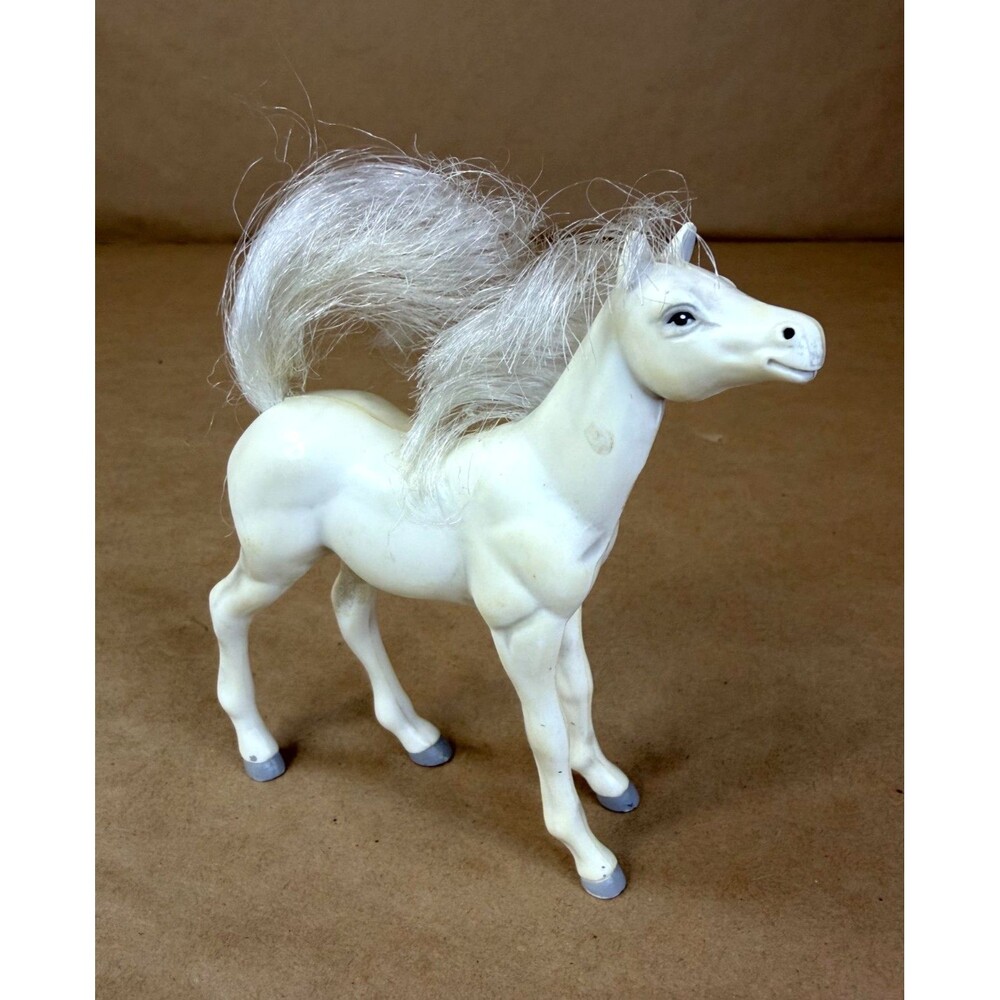 Vintage 1988 HG Toys White Horse Foal Figurine – Brushable Mane & Tail – 4.5"